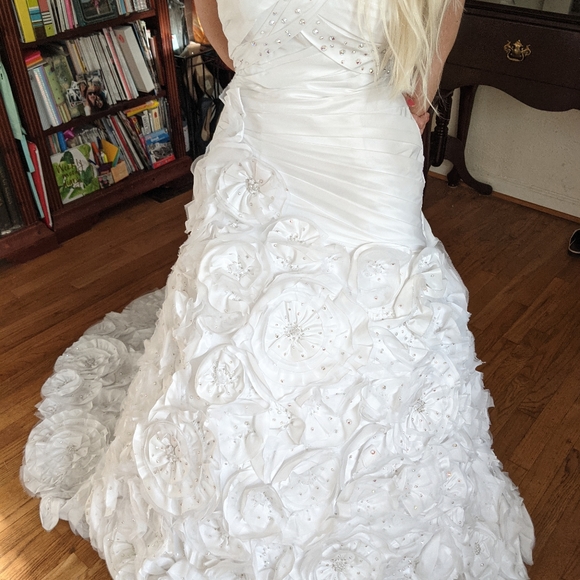 Strapless Rosettes Bling Wedding Dress 4 - Picture 4 of 6